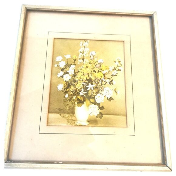 Botanical Arrangement in White Vase Vintage Old Framed Print - Picture 1 of 10